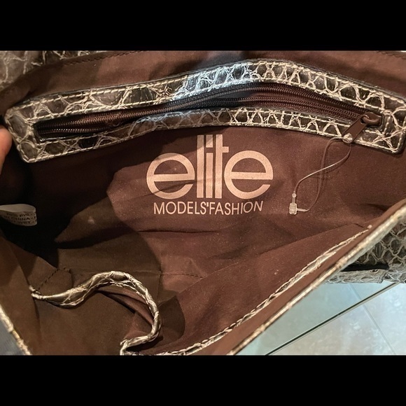 Elite Models Fashion Silver Crocodile Embossed Clutch - Picture 8 of 10